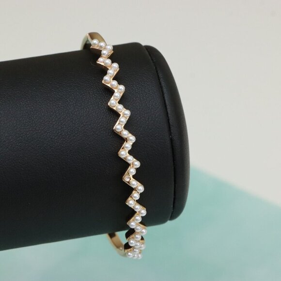 Elegant Rose Gold Zigzag Pearl Bangle with Modern Chic Appeal, XPBL0464 - Picture 8 of 11